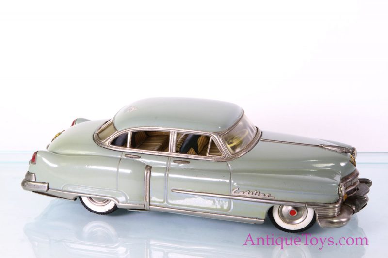 Marusan Shoten Tin-Cars Friction powered Cadillac Series 62 Sedan <FONT COLOR="ff000 ">*SOLD*</font> - Image 5
