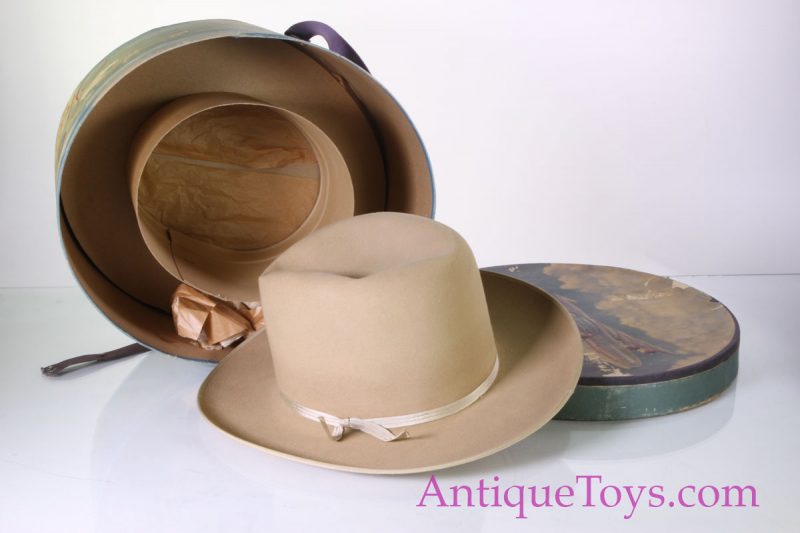 American Airlines Airplane Hat Box with Hat <FONT COLOR="ff000 ">*SOLD*</font> - Image 12