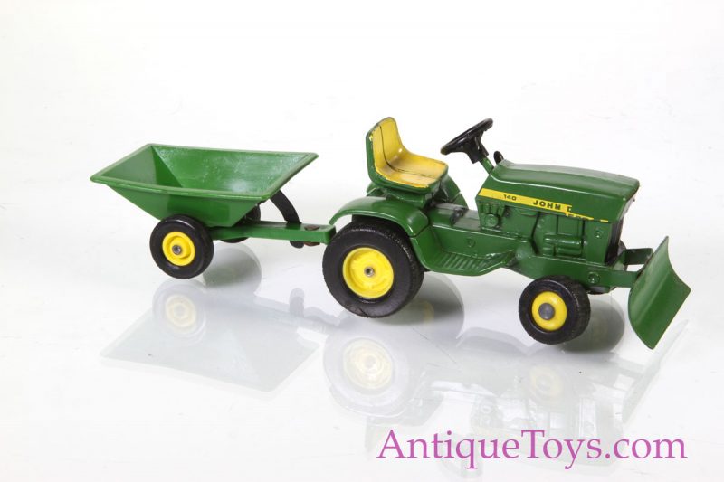 ERTL John Deere 140 Riding Mower with Dozer and Trailer <FONT COLOR="ff000 ">*SOLD*</font> - Image 9