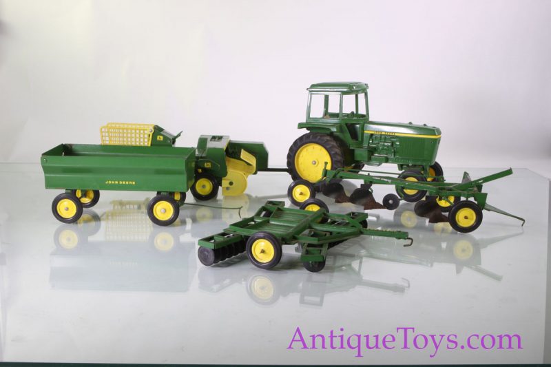 John Deere Ertl Set with Accessories Old Toys Likely 1/16 Scale <FONT COLOR="ff000 ">*SOLD*</font>