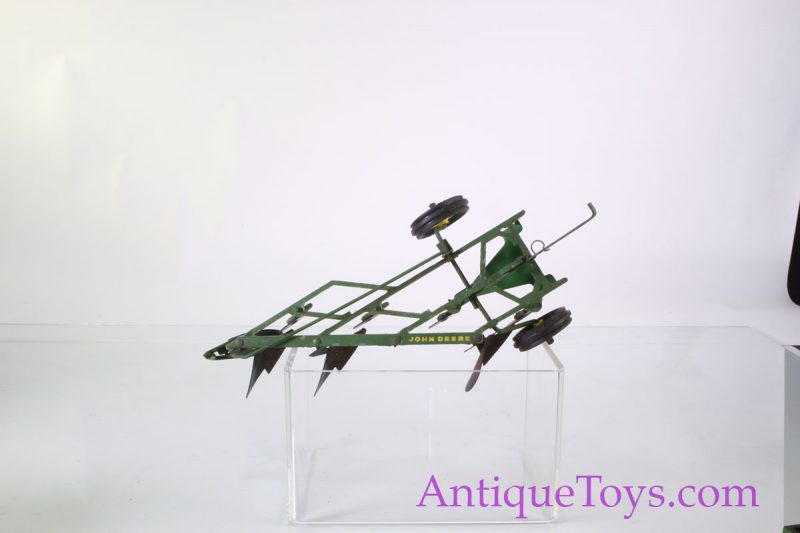 John Deere Ertl Set with Accessories Old Toys Likely 1/16 Scale <FONT COLOR="ff000 ">*SOLD*</font> - Image 4