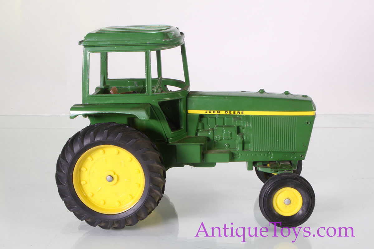 john deere toy tractors antiques