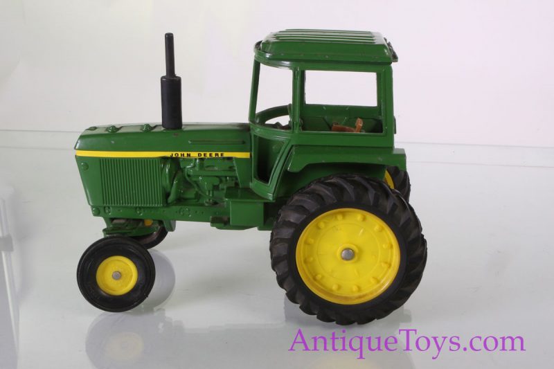 John Deere Ertl Set with Accessories Old Toys Likely 1/16 Scale <FONT COLOR="ff000 ">*SOLD*</font> - Image 21