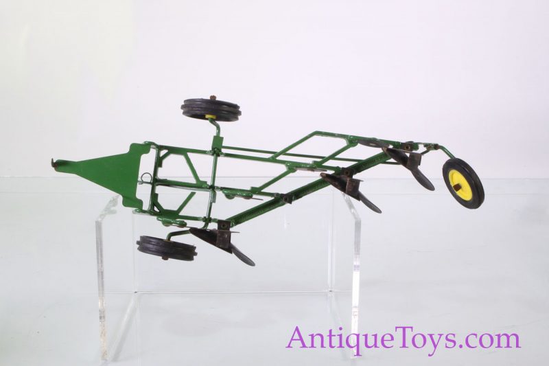 John Deere Ertl Set with Accessories Old Toys Likely 1/16 Scale <FONT COLOR="ff000 ">*SOLD*</font> - Image 23