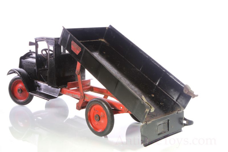 Keystone Pressed Steel Original Dump Truck <FONT COLOR="ff000 ">*SOLD*</font> - Image 4