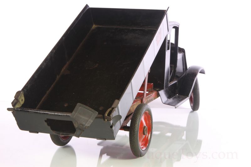 Keystone Pressed Steel Original Dump Truck <FONT COLOR="ff000 ">*SOLD*</font> - Image 3