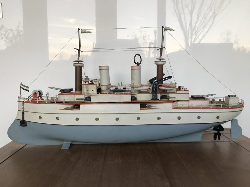 Impressive Fleischmann Tin Windup Battleship in Gray and White <FONT COLOR="ff000 ">*SOLD*</font>