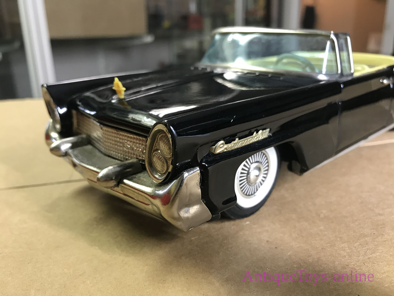 Mark III Lincoln Tin Car by Bandai Japan Jaw Dropper for
