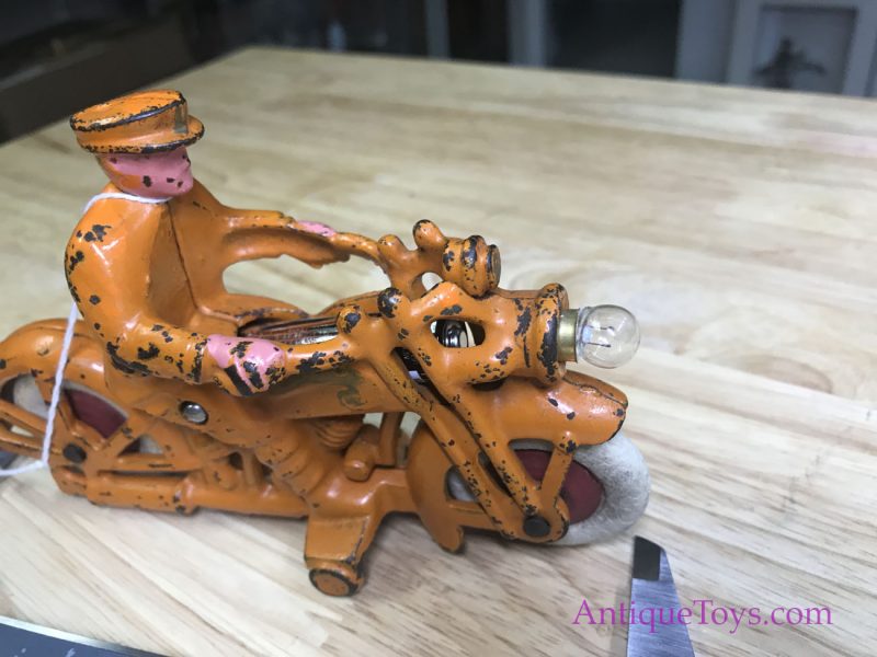 Hubley Cast Iron Battery Op Motorcycle <FONT COLOR="ff000 ">*SOLD*</font> - Image 12