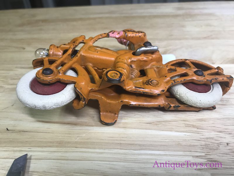 Hubley Cast Iron Battery Op Motorcycle <FONT COLOR="ff000 ">*SOLD*</font> - Image 6