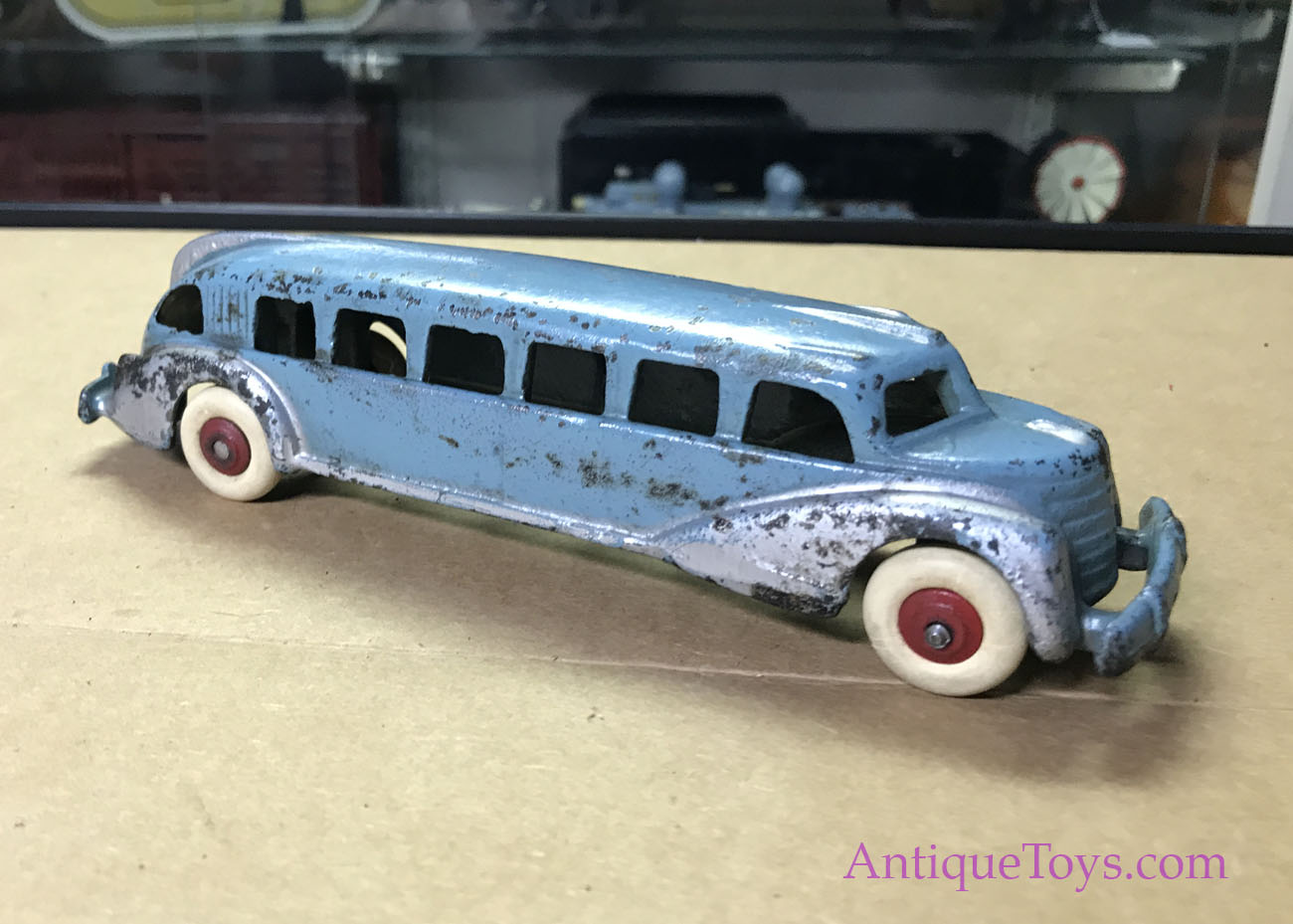 Hubley Streamliner Cast Iron Bus in Blue and Silver *SOLD