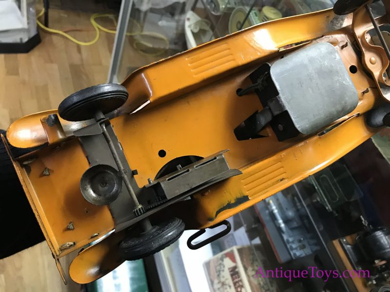 Girard Deluxe Coupe Pressed Steel Windup & Battery Op Car <FONT COLOR="ff000 ">*SOLD*</font> - Image 4