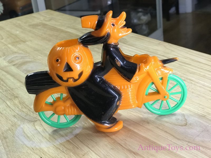 Rosbro Plastics Witch and Pumpkin Whimsical Plastic Toy <FONT COLOR="ff000 ">*SOLD*</font> - Image 4