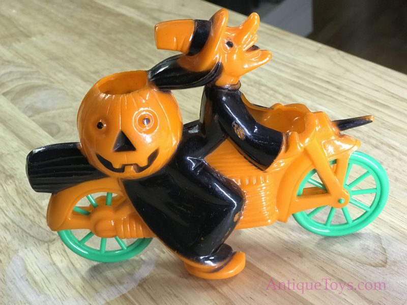 Rosbro Plastics Witch and Pumpkin Whimsical Plastic Toy <FONT COLOR="ff000 ">*SOLD*</font> - Image 5