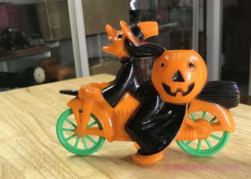 Rosbro Plastics Witch and Pumpkin Whimsical Plastic Toy <FONT COLOR="ff000 ">*SOLD*</font> - Image 9