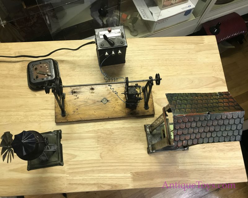 Ernst Plank Tin Elevator Toy with Bing Transmission, Carette Windmill and Motor for Sale <FONT COLOR="ff000 ">*SOLD*</font> - Image 4