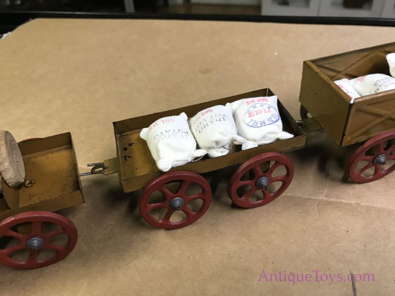 Ferdinand Martin Successor V.B. & Co Tin Truck with Cars Windup <FONT COLOR="ff000 ">*SOLD*</font> - Image 9