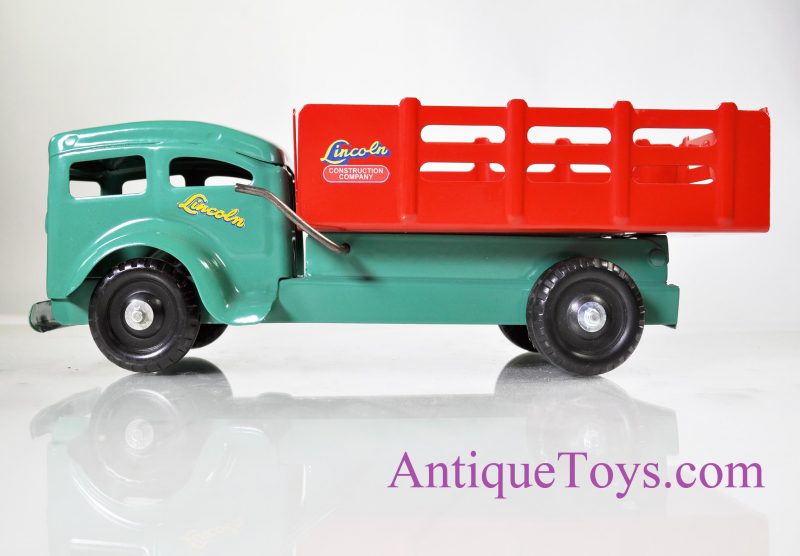 1940’s Lincoln Toys Lincoln Construction Company Pressed Steel Dump Truck <FONT COLOR="ff000 ">*SOLD*</font>
