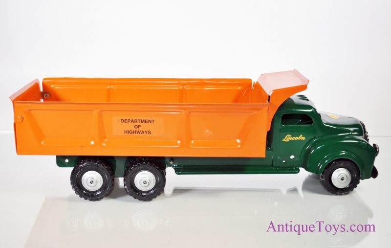 1940’s Lincoln Toys Department of Highways Pressed Steel Dump Truck <FONT COLOR="ff000 ">*SOLD*</font> - Image 2