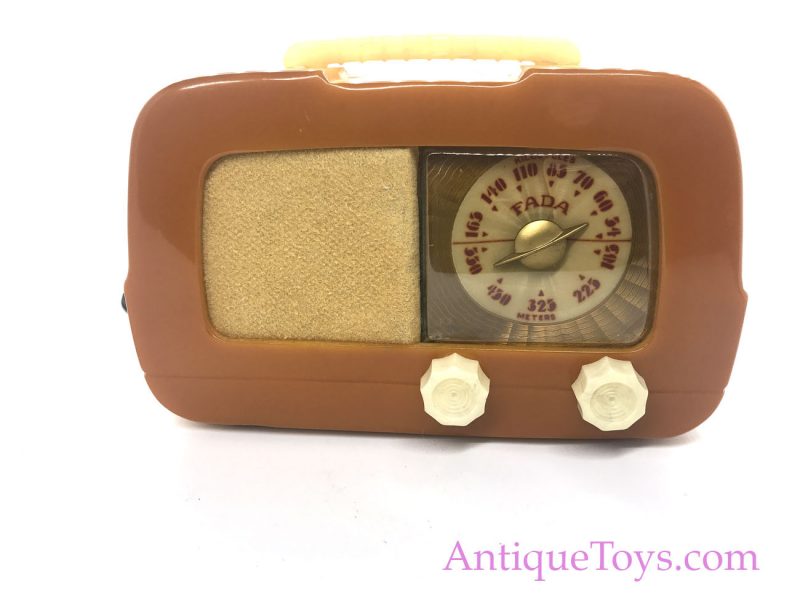 Fada Art Deco Radio #711 <FONT COLOR="ff000 ">*SOLD*</font>