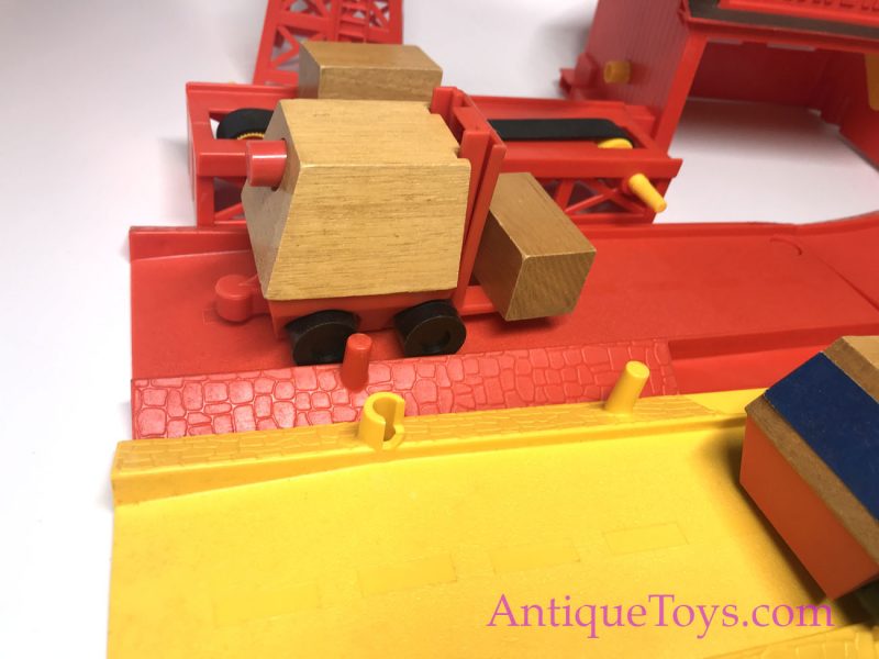 Vintage Mattel Preschool Putt Putt Construction Yard for Sale <FONT COLOR="ff000 ">*SOLD*</font> - Image 4