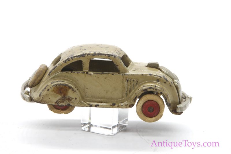 Hubley Tan Cast Iron Chrysler Airflow for Sale <FONT COLOR="ff000 ">*SOLD*</font> - Image 7