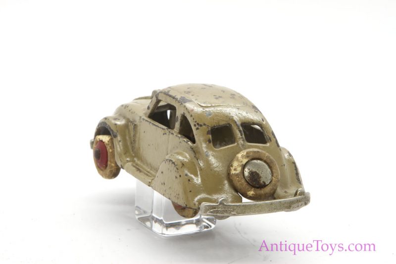 Hubley Tan Cast Iron Chrysler Airflow for Sale <FONT COLOR="ff000 ">*SOLD*</font> - Image 4
