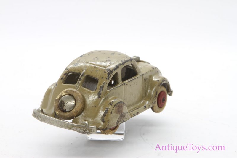 Hubley Tan Cast Iron Chrysler Airflow for Sale <FONT COLOR="ff000 ">*SOLD*</font> - Image 3