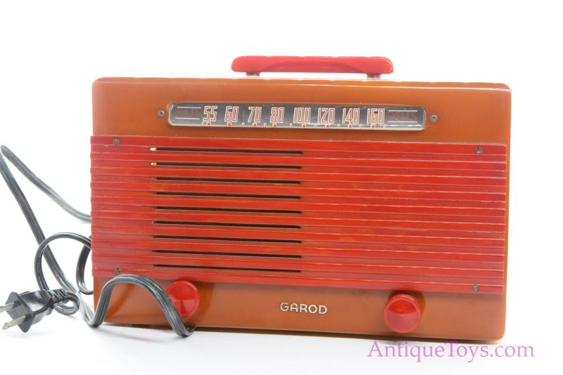 Garod “Commander” Model 6AU-1 Art Deco Style Catalin/Bakelite AM Tube Radio in Butterscotch & Red <FONT COLOR="ff000 ">*SOLD*</font>