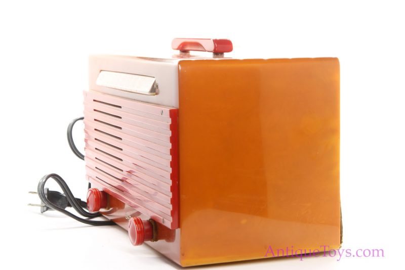 Garod “Commander” Model 6AU-1 Art Deco Style Catalin/Bakelite AM Tube Radio in Butterscotch & Red <FONT COLOR="ff000 ">*SOLD*</font> - Image 4