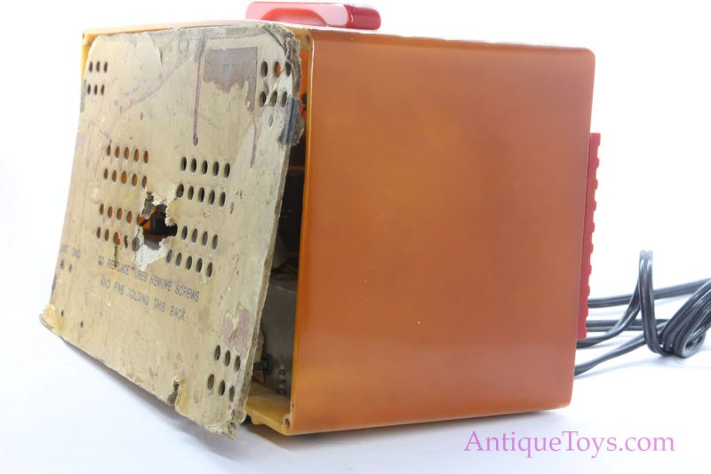 Garod “Commander” Model 6AU-1 Art Deco Style Catalin/Bakelite AM Tube Radio in Butterscotch & Red <FONT COLOR="ff000 ">*SOLD*</font> - Image 2