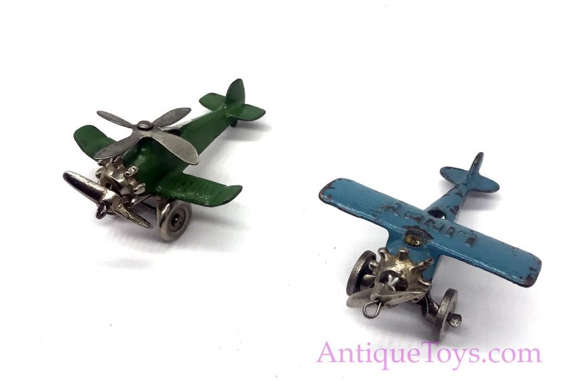 Gyro Copter and Lindy Cast Iron Planes by Hubley <FONT COLOR="ff000 ">*SOLD*</font> - Image 3