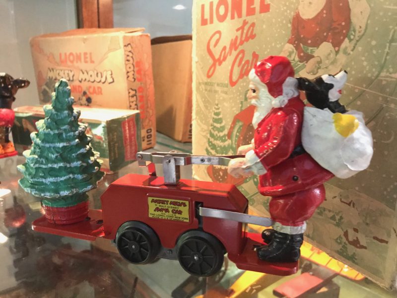Lionel Santa Car with Walt Disney’s Mickey Mouse Tin Windup Hand Car Train No. 1105 in Original Box <FONT COLOR="ff000 ">*SOLD*</font> - Image 6