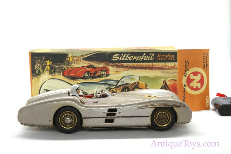 JNF Electric Silver Arrow Mercedes Vintage Tin Car for Sale <FONT COLOR="ff000 ">*SOLD*</font> - Image 9