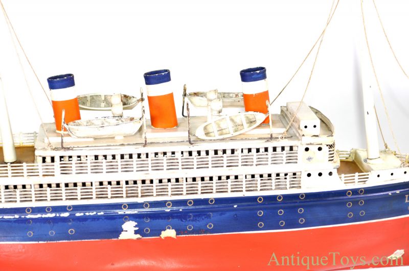 Gebruder Bing Leviathan B-49 20" #10/334/13 Ocean Liner Windup Tin Boat Ship Toy from the Richard T. Claus Collection <FONT COLOR="ff000 ">*SOLD*</font> - Image 3