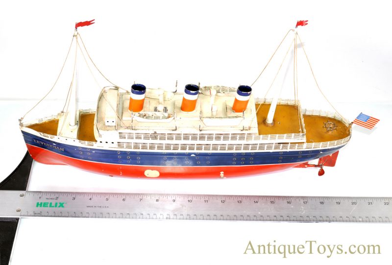 Gebruder Bing Leviathan B-49 20" #10/334/13 Ocean Liner Windup Tin Boat Ship Toy from the Richard T. Claus Collection <FONT COLOR="ff000 ">*SOLD*</font> - Image 6