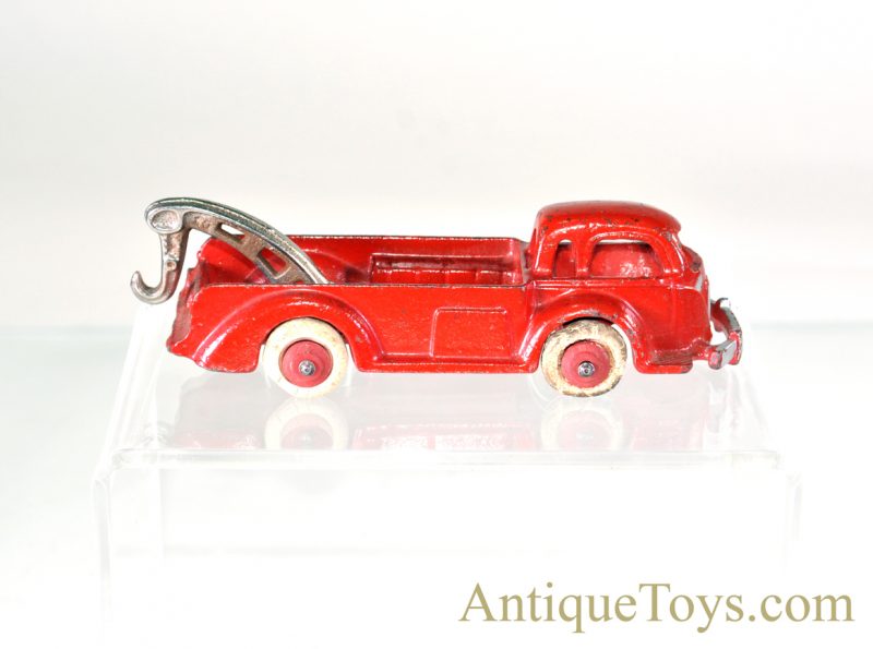 Hubley Red Cab Wrecker Cast Iron Tow Truck no. 2332  with Rubber Wheels <FONT COLOR="ff000 ">*SOLD*</font>