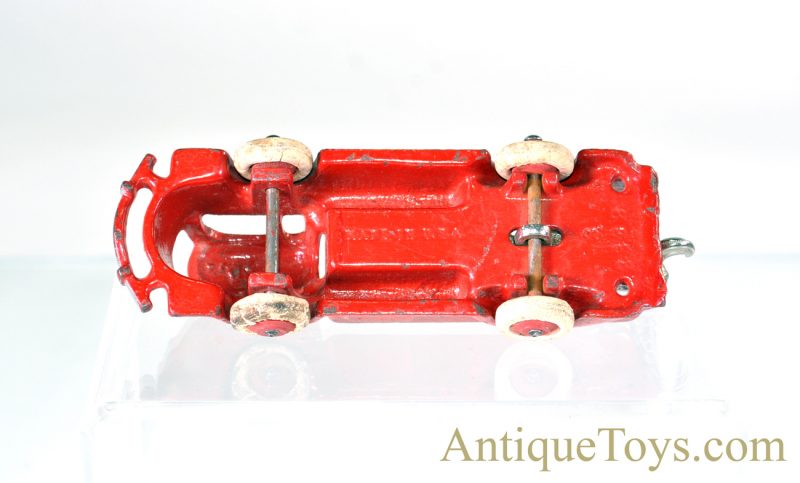 Hubley Red Cab Wrecker Cast Iron Tow Truck no. 2332  with Rubber Wheels <FONT COLOR="ff000 ">*SOLD*</font> - Image 4