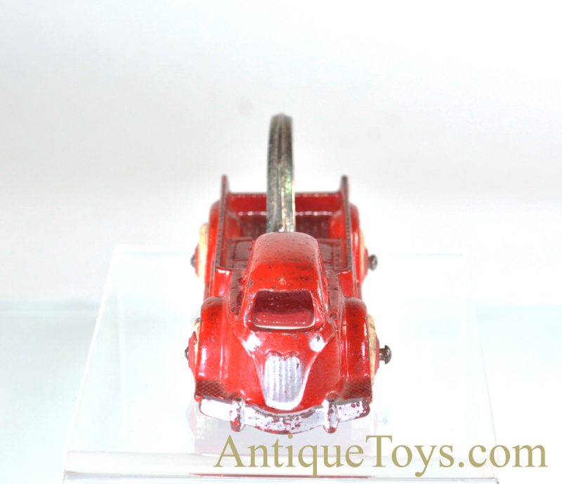 Hubley Red Cab Wrecker Cast Iron Tow Truck no. 2332  with Rubber Wheels <FONT COLOR="ff000 ">*SOLD*</font> - Image 6