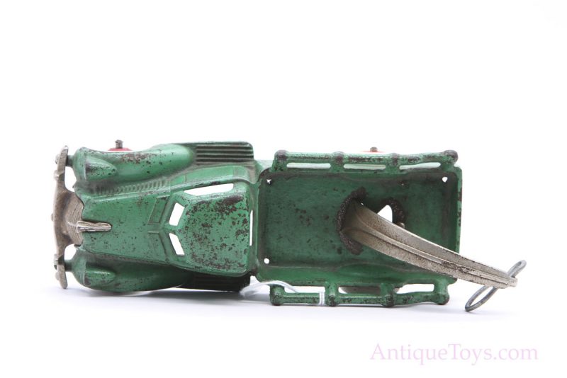 Hubley Cast Iron Tow Truck in Green <FONT COLOR="ff000 ">*SOLD*</font> - Image 2