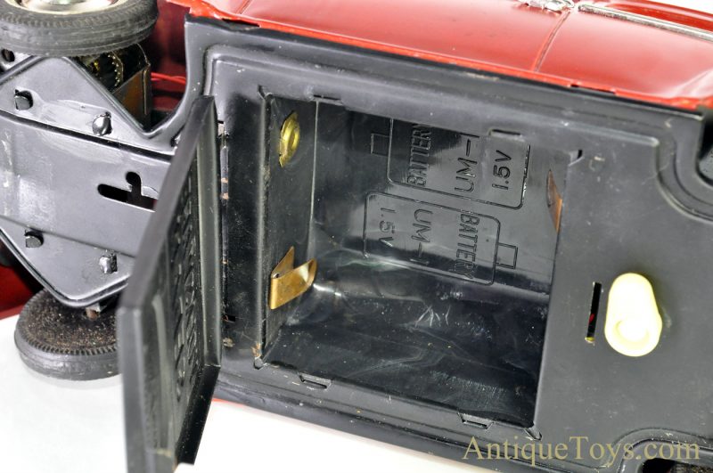 Vintage 1960’s Bandai Battery Op. Tin Lithograph Red Volkswagen Sedan VW Bug Japan #4071 <FONT COLOR="ff000 ">*SOLD*</font> - Image 14