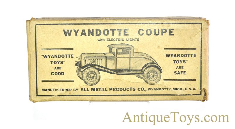 Wyandotte All Metal Products Company Red Pressed Steel #331 Battery Op. Coupe, Rubber Tires, with Original Box f<FONT COLOR="ff000 ">*SOLD*</font> - Image 12