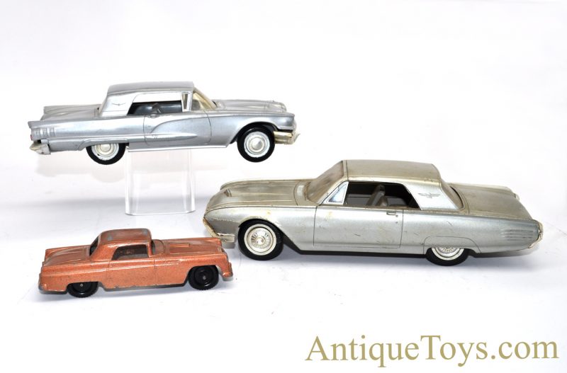 Vintage Lot of 3 Tootsietoy and AMT/Remco Promotional Model Vehicles 1960-1961 Ford Thunderbird Cars <FONT COLOR="ff000 ">*SOLD*</font> - Image 2
