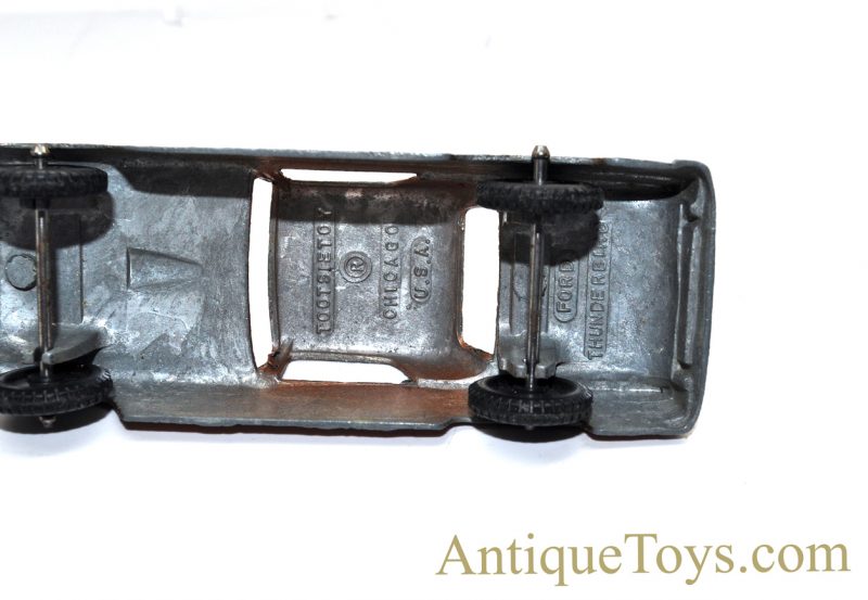 Vintage Lot of 3 Tootsietoy and AMT/Remco Promotional Model Vehicles 1960-1961 Ford Thunderbird Cars <FONT COLOR="ff000 ">*SOLD*</font> - Image 4