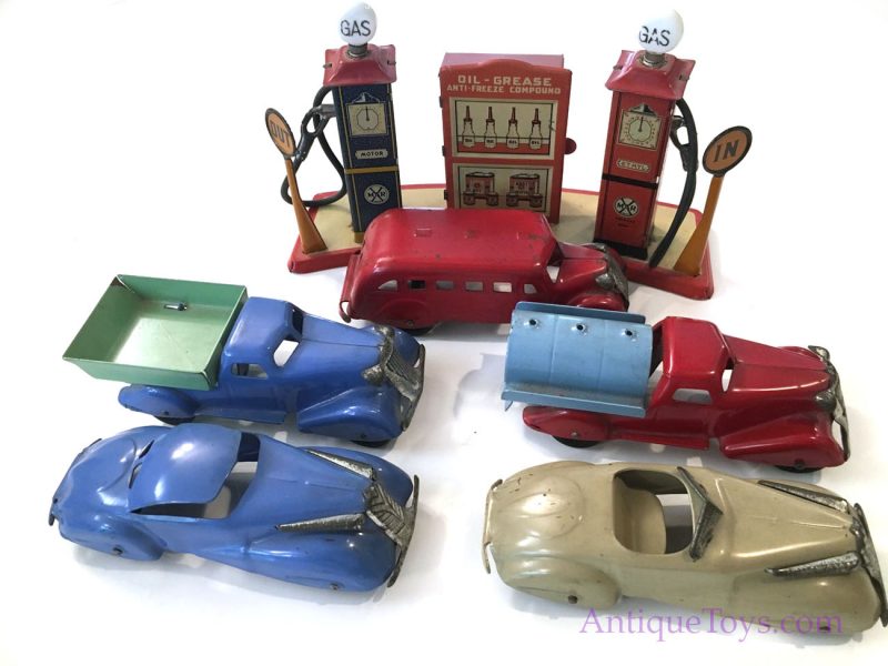 Marx Busy Street Pressed Steel Car, Truck, and Gas Station Play Set <FONT COLOR="ff000 ">*SOLD*</font> - Image 3