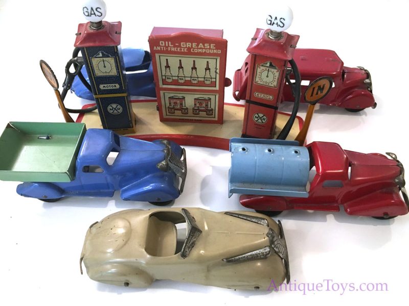 Marx Busy Street Pressed Steel Car, Truck, and Gas Station Play Set <FONT COLOR="ff000 ">*SOLD*</font> - Image 5