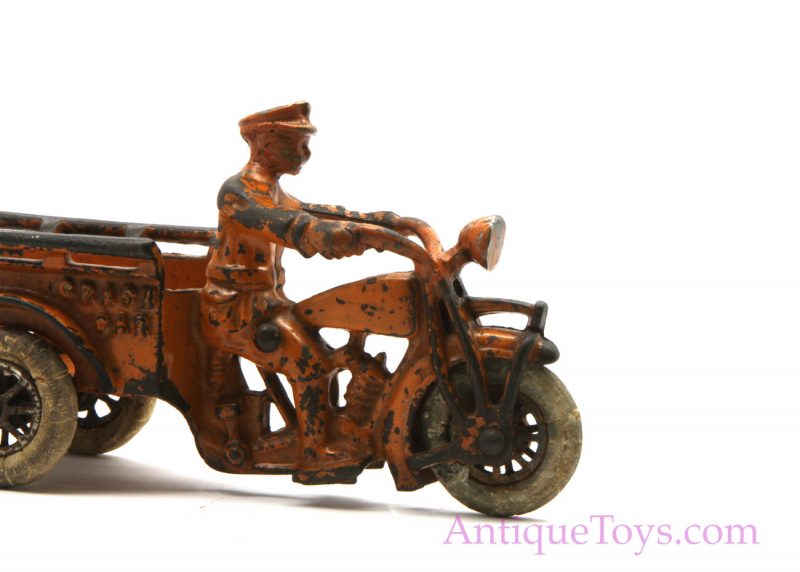 Hubley Crash Car #2049 Cast Iron Indian Motorcycle Cop *SOLD* - Image 8