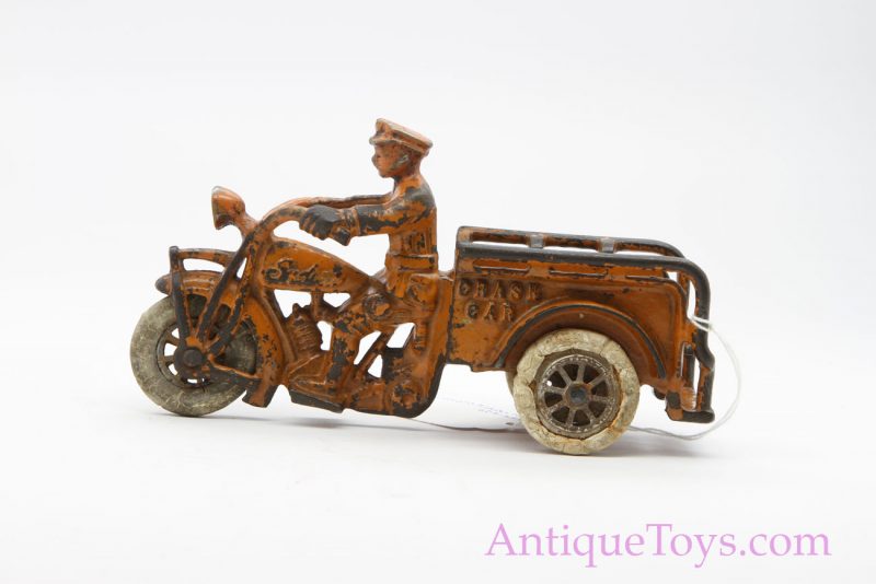 Hubley Crash Car #2049 Cast Iron Indian Motorcycle Cop *SOLD* - Image 2