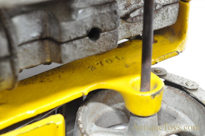 Antique Arcade ca. late 1930’s Yellow Cast Iron “Caterpillar Diesel Tractor” #270Y D-7 Crawler Track-type Tractor Toy <FONT COLOR="ff000 ">*SOLD*</font> - Image 11