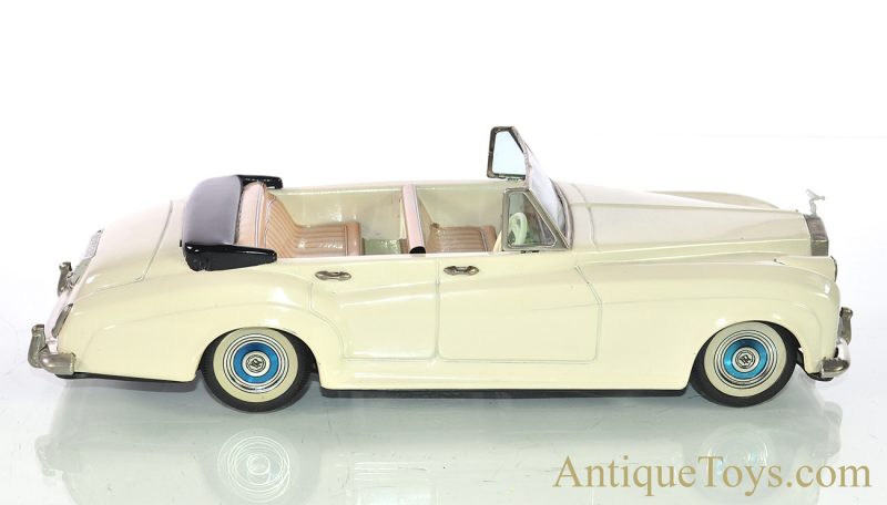 Vintage ca.1960’s Bandai Silver Cloud Rolls Royce Convertible Automobiles of the World Series #768 Tin Lithographed Friction Japan Scale Model with Box <FONT COLOR="ff000 ">*SOLD*</font> - Image 2